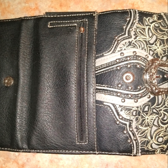 COUNTRY WALLET - Picture 2 of 4